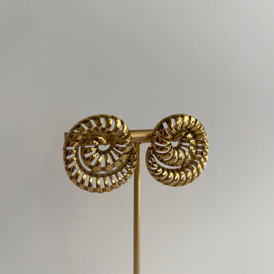 THE CONCH SWIRL EARRINGS