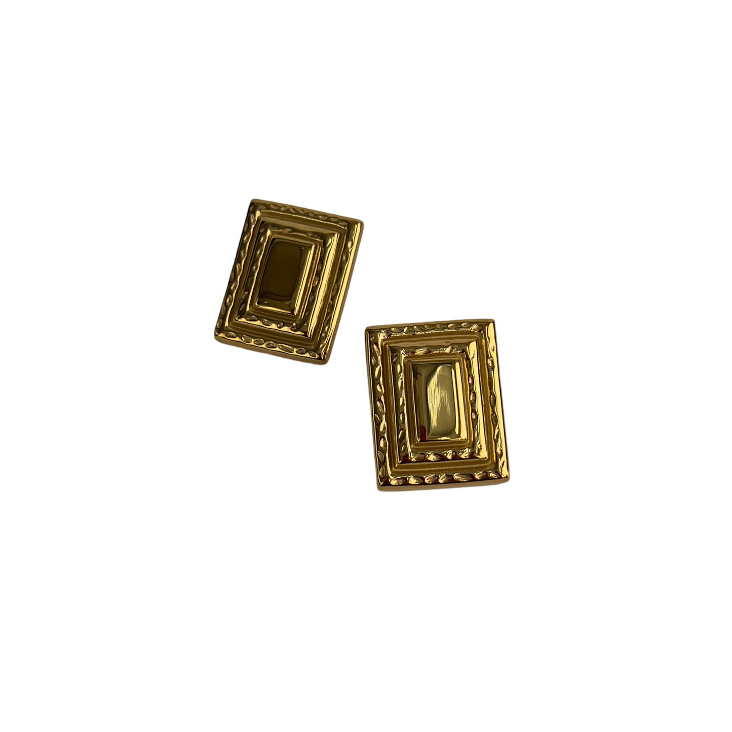 THE VINTAGE SQUARE STUDS