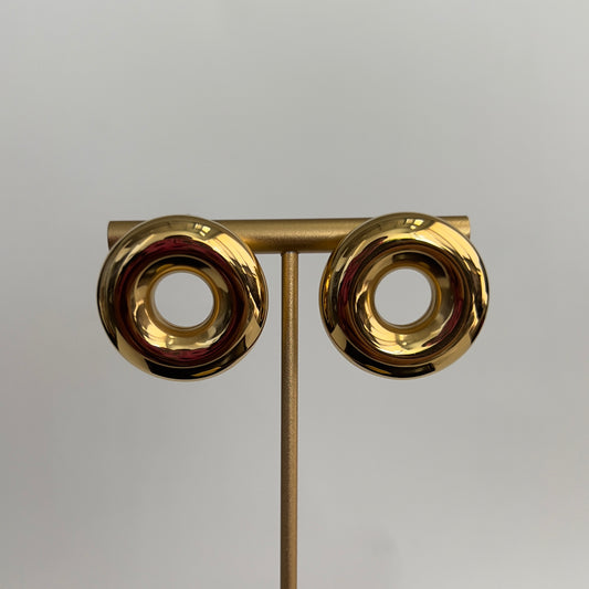 THE GOLD CIRCLE STUDS