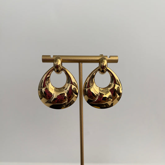 GOLD OVAL DROP EARRINGS