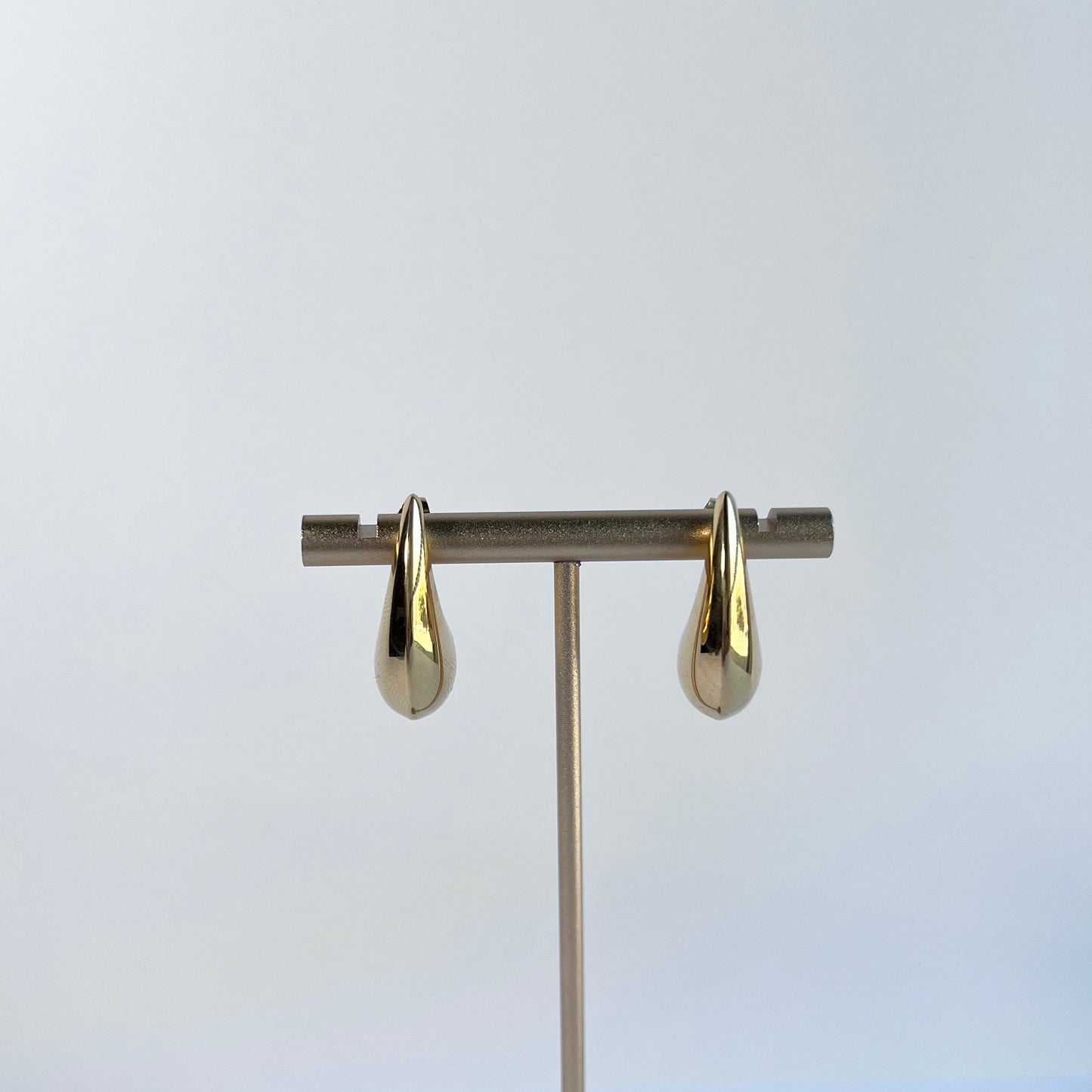 CLASSIC TEARDROP EARRINGS