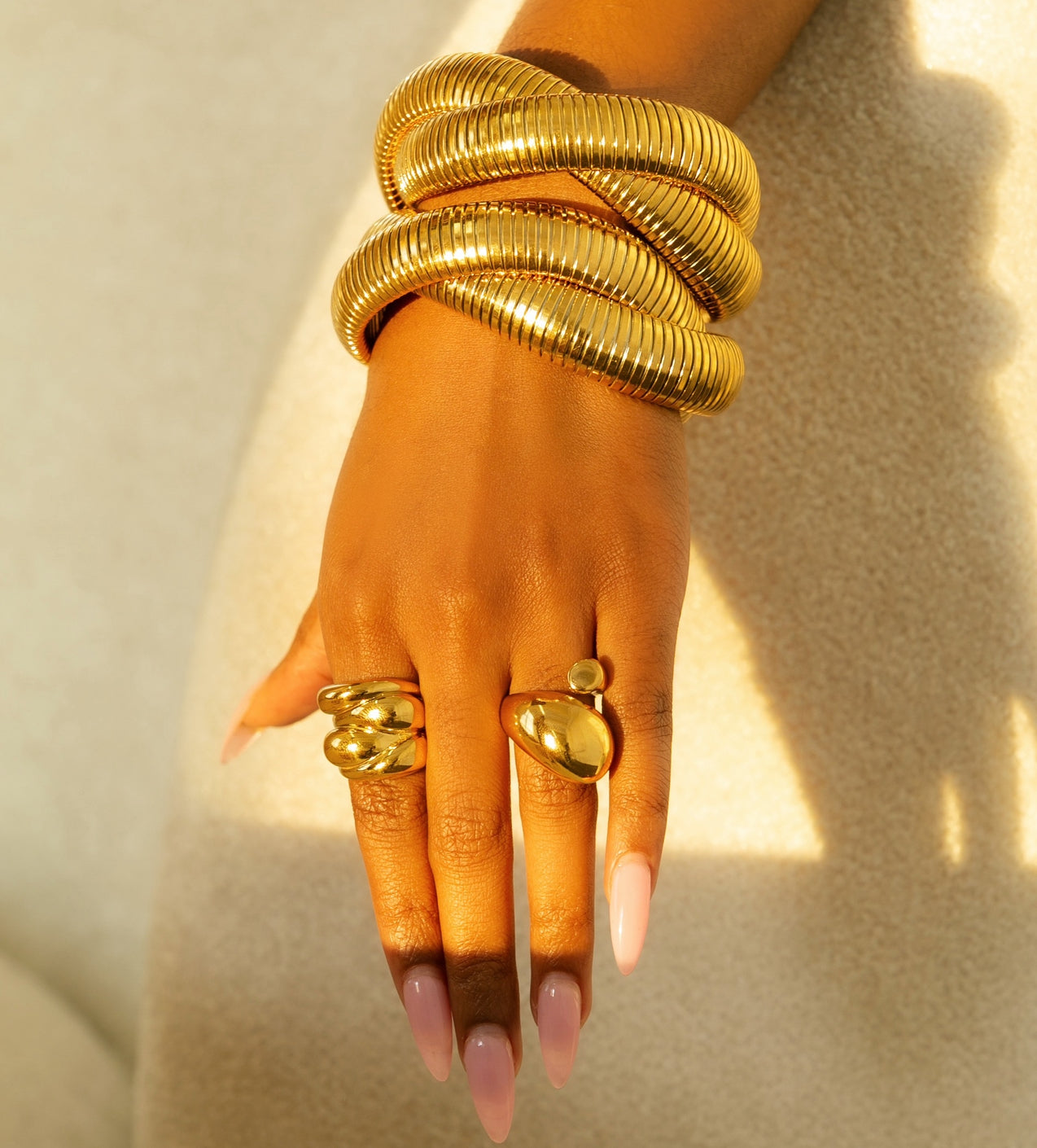 GOLD CRISS CROSS BRACELET