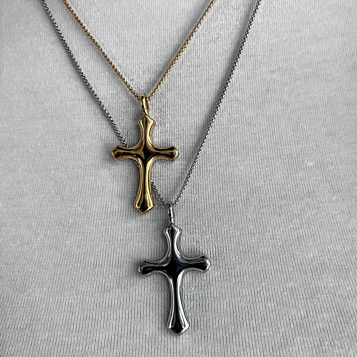 SOLID CROSS NECKLACE